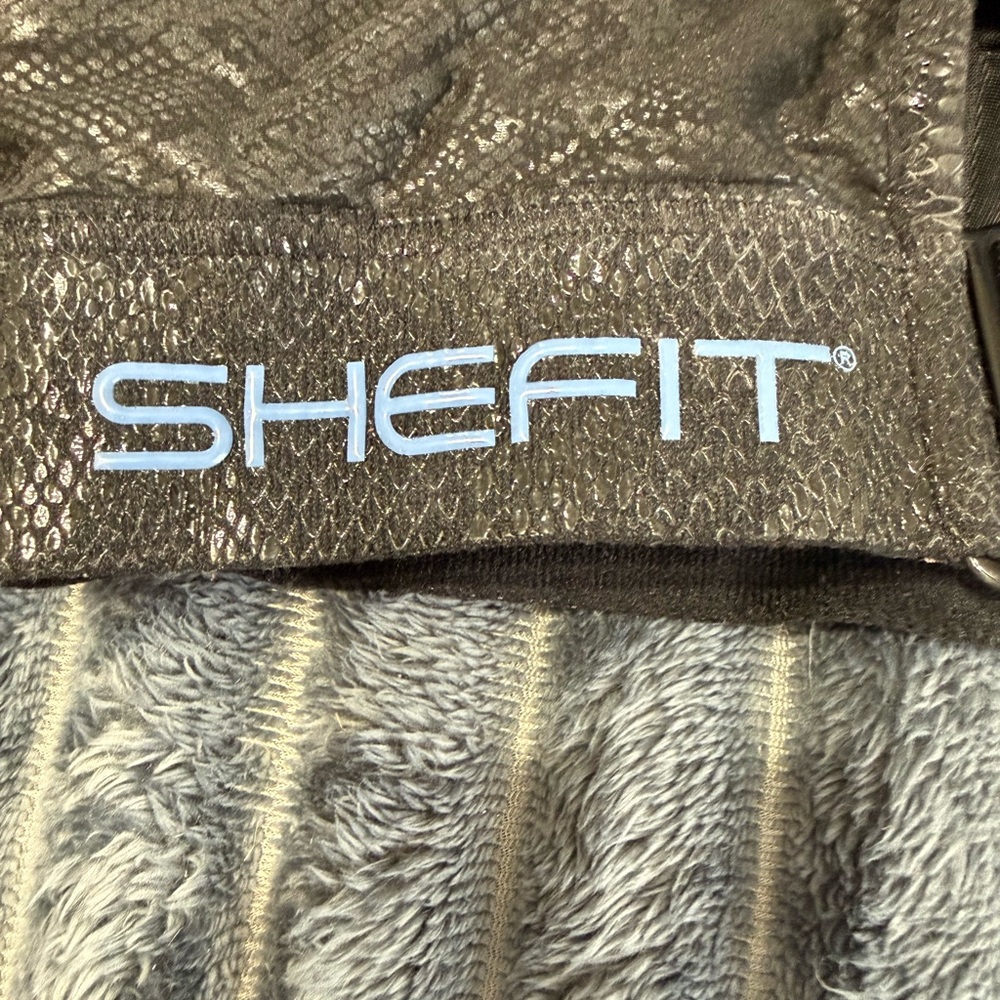 SHEFIT Black Snake Pattern Sports Bra - Picture 6 of 6